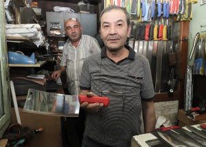 Bıçak ustası Kaytmaz, yaklaşan Kurban Bayramı öncesi_Karapürçek Gazetesi