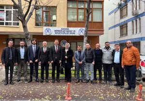 Kara, meslektaşlarına_Karapürçek Gazetesi