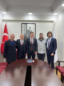 Kara, meslektaşlarına_Karapürçek Gazetesi