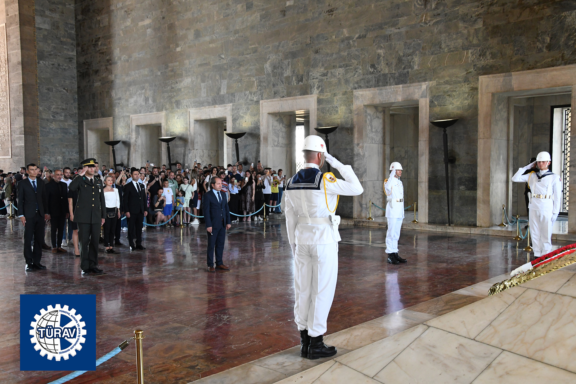 TÜRAV Türkiye ve Avrupa İş İnsanları Derneği Anıtkabir Töreni_Karapürçek Gazetesi