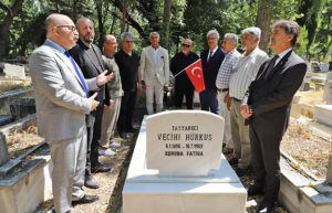 Vecihi Hürkuş kabri başında anıldı_Karapürçek Gazetesi