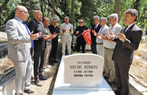 Vecihi Hürkuş kabri başında anıldı_Karapürçek Gazetesi