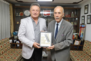 Bir Zamanlar Ankara Ankara Kulübü Kütüphanesi raflarında_Karapürçek Gazetesi