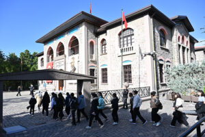 ALTINDAĞLI GENÇLERİN 13 EKİM COŞKUSU_Karapürçek Gazetesi
