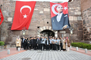 ALTINDAĞLI GENÇLERİN 13 EKİM COŞKUSU_Karapürçek Gazetesi