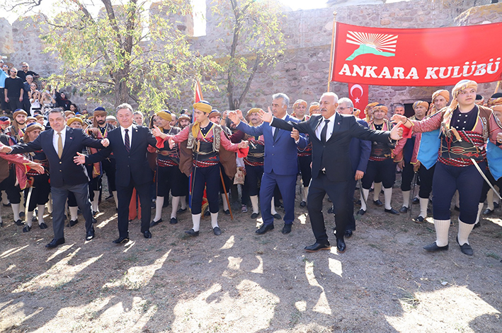 Ay-Yıldızlı Bayrağımızı gururla göklere çekeceğiz_Karapürçek Gazetsesi