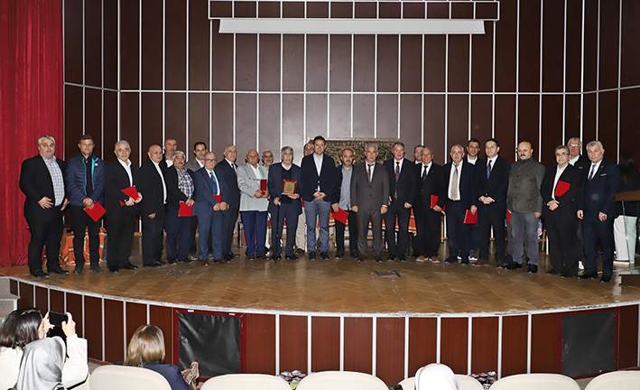 Meslekte 25 yılını dolduran esnaf ve sanatkarlara_Karapürçek Gazetesi