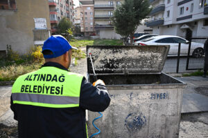 ALTINDAĞDA ÇÖP KONTEYNERLERİ_VEYSEL TİRYAKİ_KARAPÜRÇEK GAZETESİ