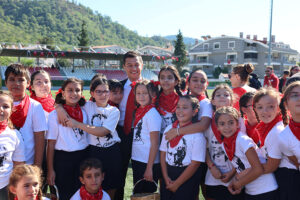 BAŞKAN ÜNLÜ’DEN ÇOCUKLARA TATİL DAVETİ_Karapürçek Gazetesi