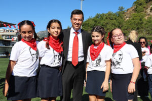 BAŞKAN ÜNLÜ’DEN ÇOCUKLARA TATİL DAVETİ_Karapürçek Gazetesi