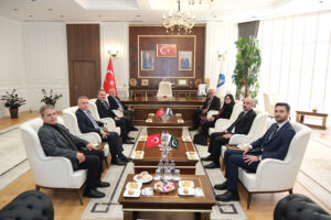 Pakistan Büyükelçisi Çorum Belediye Başkanı Aşgın ı ziyaret etti_Karapürçek Gazetesi